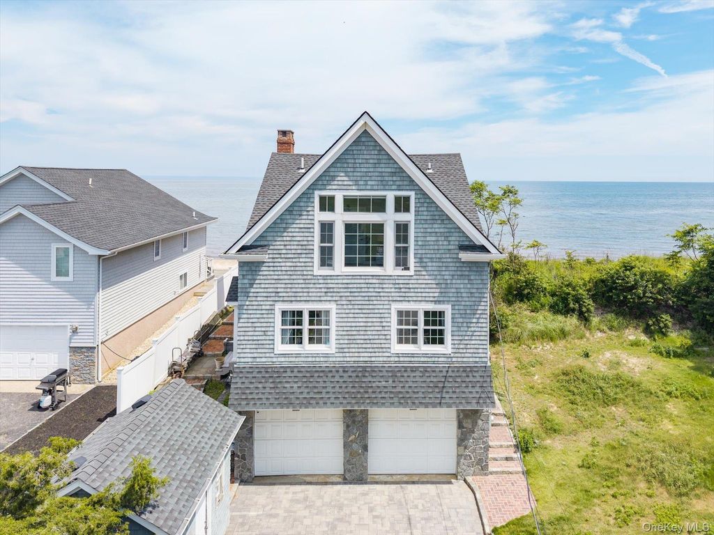 40 Makamah Beach Road, Northport, NY 11768