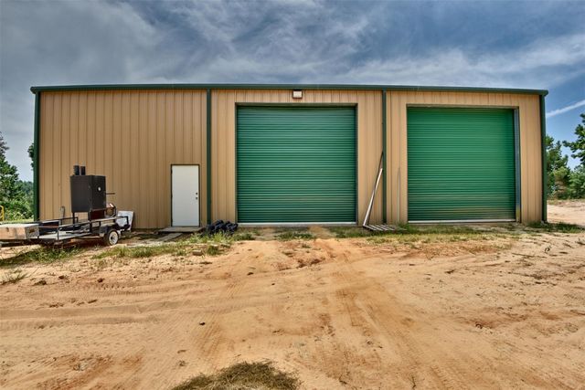 10024 County Road 207, Centerville, TX 75833