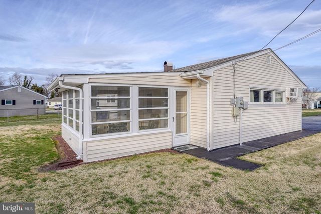 1 EDGEWOOD RD, Dover, DE 19901