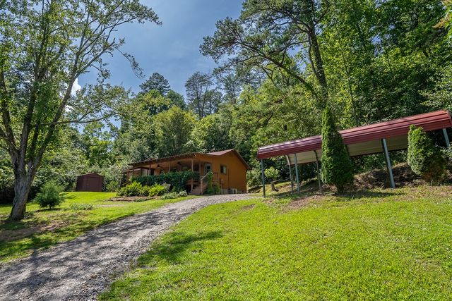 495 Midway Creek Road, Murphy, NC 28906