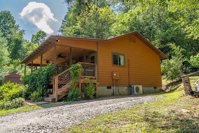 495 Midway Creek Road, Murphy, NC 28906