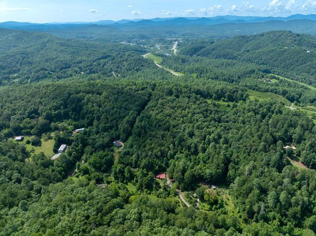 495 Midway Creek Road, Murphy, NC 28906