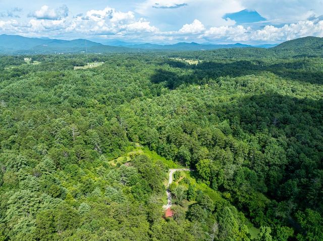 495 Midway Creek Road, Murphy, NC 28906