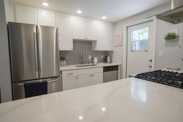 1032 HOLLYWOOD AVENUE, Clearwater, FL 33759