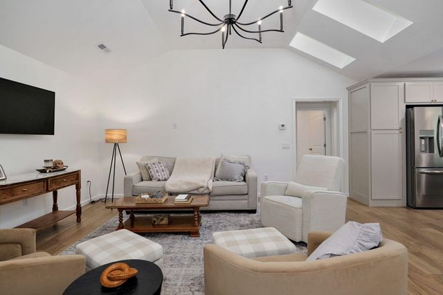 2405 Deatherage Avenue, West Plains, MO 65775