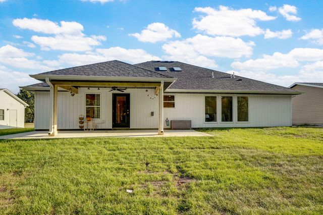 2405 Deatherage Avenue, West Plains, MO 65775