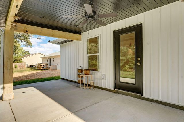 2405 Deatherage Avenue, West Plains, MO 65775