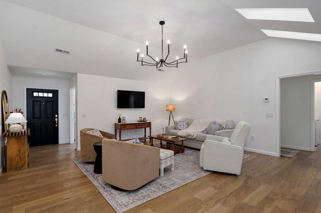 2405 Deatherage Avenue, West Plains, MO 65775