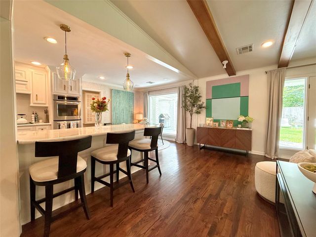 7803 Meadowglen Lane, Houston, TX 77063