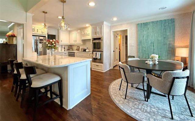 7803 Meadowglen Lane, Houston, TX 77063