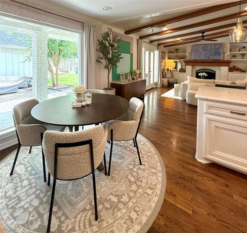 7803 Meadowglen Lane, Houston, TX 77063