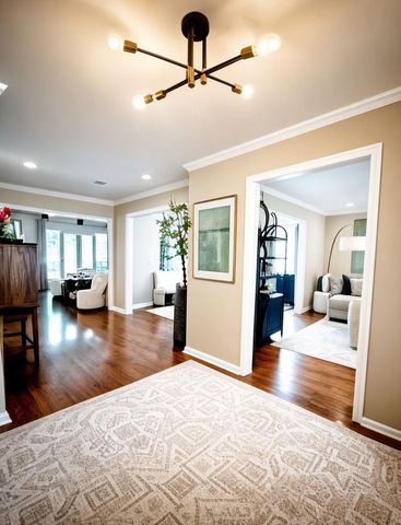 7803 Meadowglen Lane, Houston, TX 77063