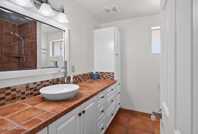 1330 W San Lucas Drive, Tucson, AZ 85704
