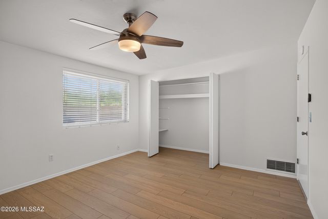 1330 W San Lucas Drive, Tucson, AZ 85704