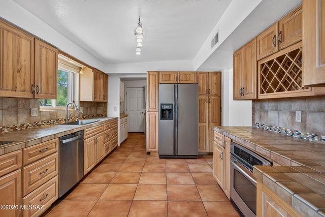 1330 W San Lucas Drive, Tucson, AZ 85704