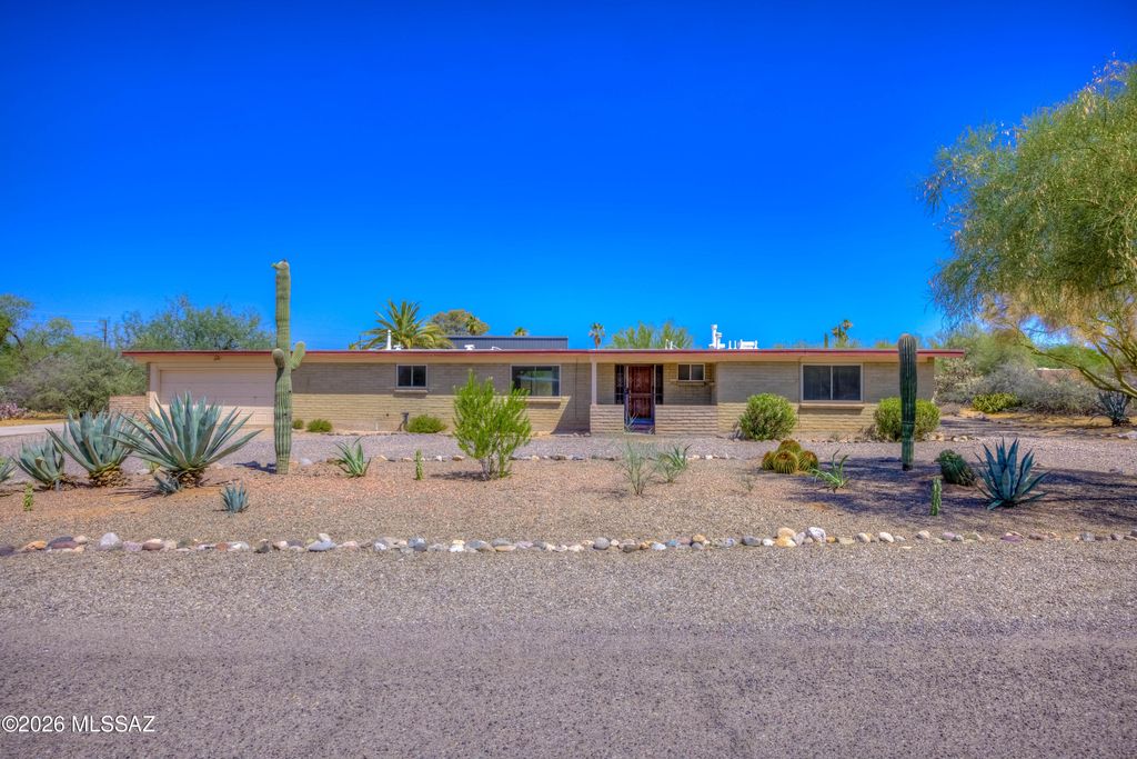 1330 W San Lucas Drive, Tucson, AZ 85704