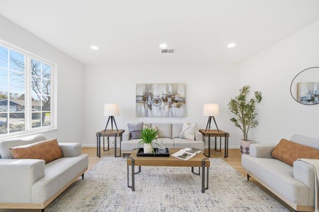 939 Sapphire Court, San Jose, CA 95136