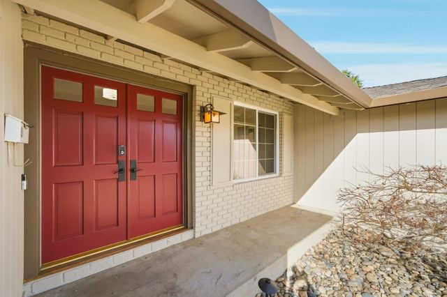939 Sapphire Court, San Jose, CA 95136