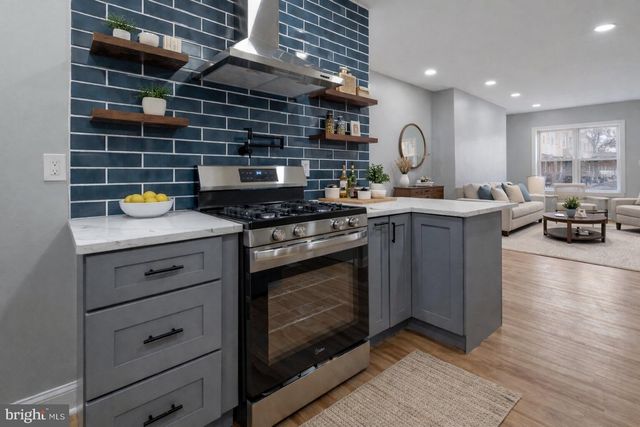 726 MOUNTAIN ST, Philadelphia, PA 19148