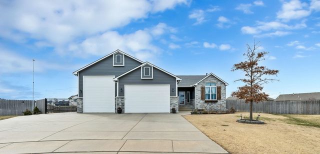 2723 E Fairchild Ct, Park City, KS 67219