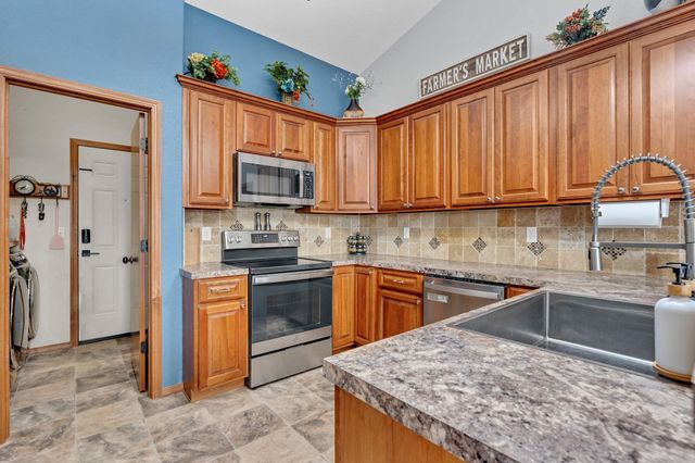 2723 E Fairchild Ct, Park City, KS 67219