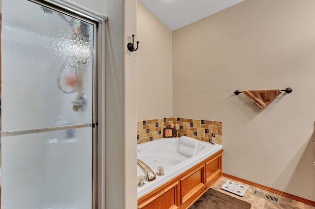 2723 E Fairchild Ct, Park City, KS 67219