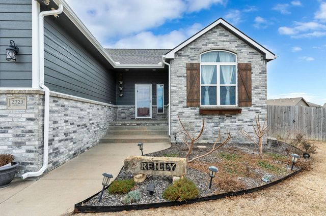 2723 E Fairchild Ct, Park City, KS 67219
