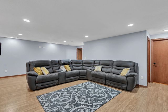 2723 E Fairchild Ct, Park City, KS 67219