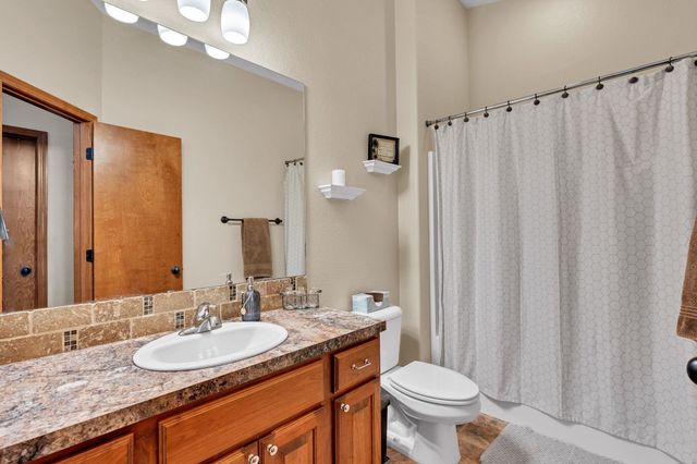 2723 E Fairchild Ct, Park City, KS 67219