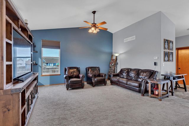 2723 E Fairchild Ct, Park City, KS 67219