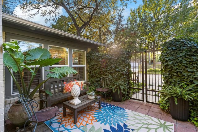 1432 Sylvan Avenue, Dallas, TX 75208