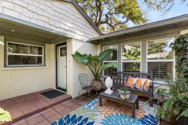 1432 Sylvan Avenue, Dallas, TX 75208