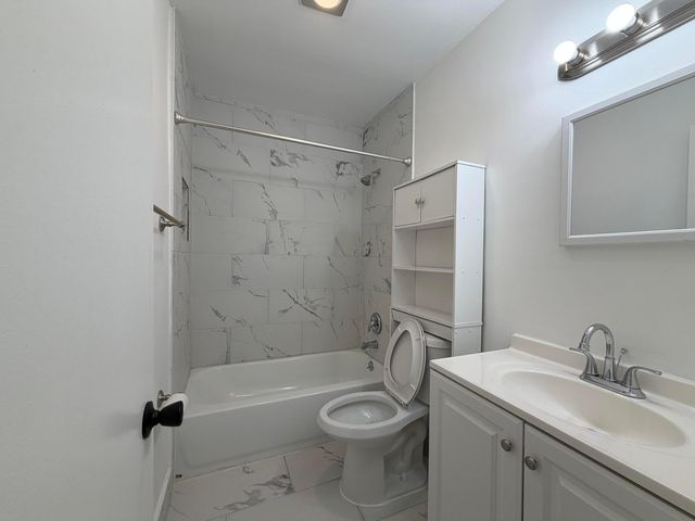 298 SW 6th Street 109, Boca Raton, FL 33432