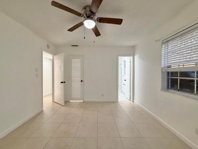 298 SW 6th Street 109, Boca Raton, FL 33432