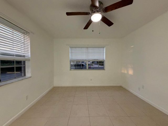 298 SW 6th Street 109, Boca Raton, FL 33432