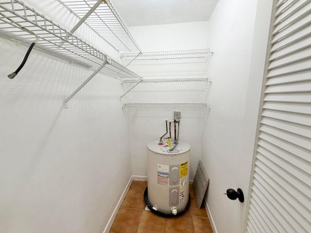 298 SW 6th Street 109, Boca Raton, FL 33432