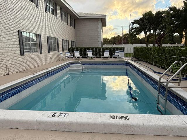 298 SW 6th Street 109, Boca Raton, FL 33432