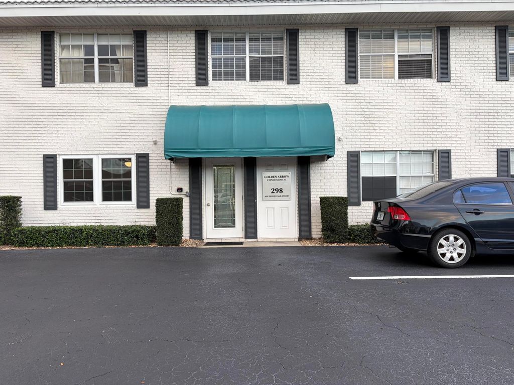 298 SW 6th Street 109, Boca Raton, FL 33432