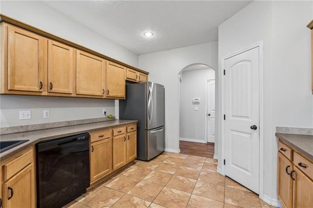 21809 Lombardo Lane, Peculiar, MO 64078