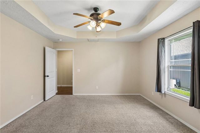 21809 Lombardo Lane, Peculiar, MO 64078