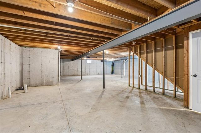 21809 Lombardo Lane, Peculiar, MO 64078
