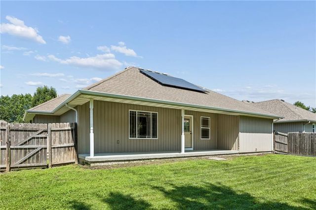 21809 Lombardo Lane, Peculiar, MO 64078