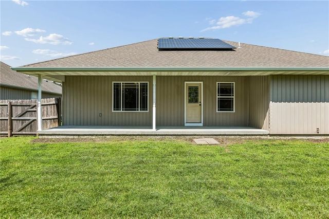 21809 Lombardo Lane, Peculiar, MO 64078