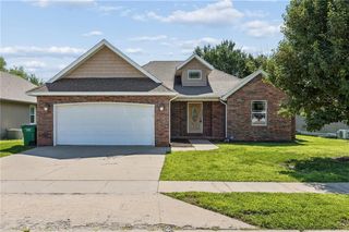 21809 Lombardo Lane, Peculiar, MO 64078