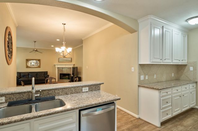 11359 Burning Tree Drive, Montgomery, TX 77356