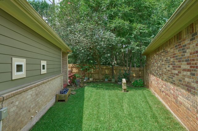 11359 Burning Tree Drive, Montgomery, TX 77356