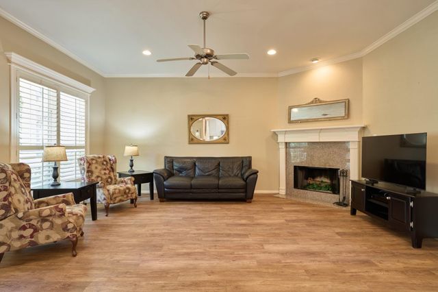 11359 Burning Tree Drive, Montgomery, TX 77356