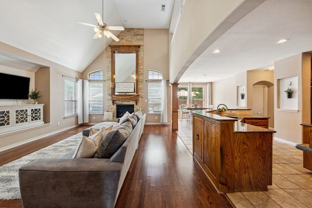 2018 Spring Creek Drive, Midlothian, TX 76065