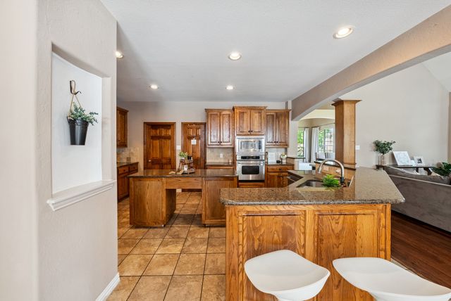 2018 Spring Creek Drive, Midlothian, TX 76065