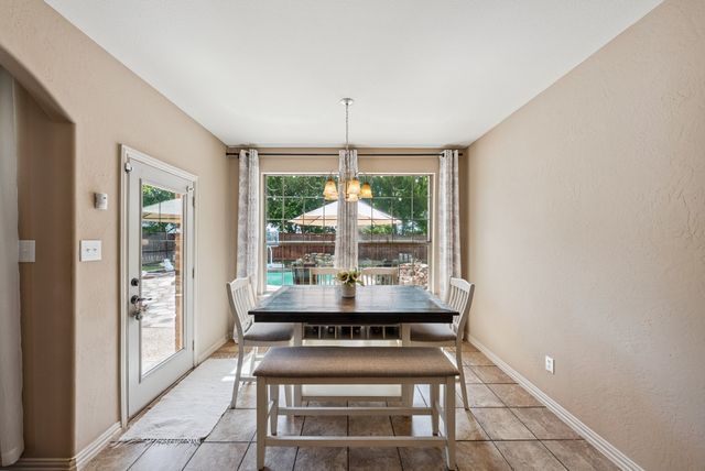 2018 Spring Creek Drive, Midlothian, TX 76065